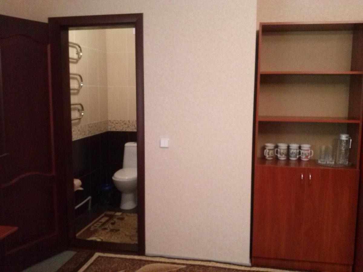 Kak V Gostinice Hadiach Exterior foto