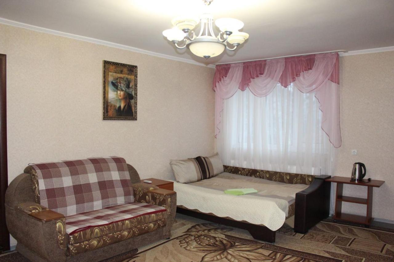 Kak V Gostinice Hadiach Exterior foto