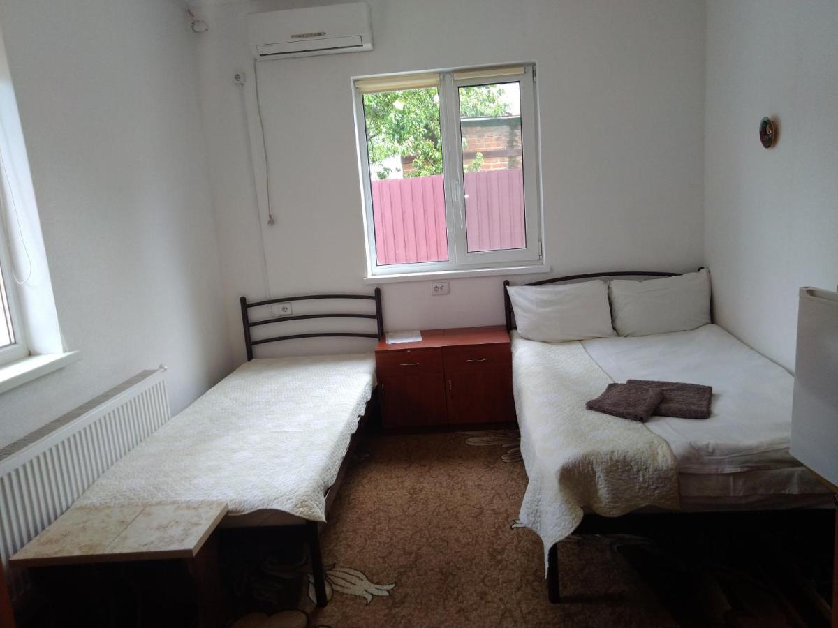 Kak V Gostinice Hadiach Exterior foto