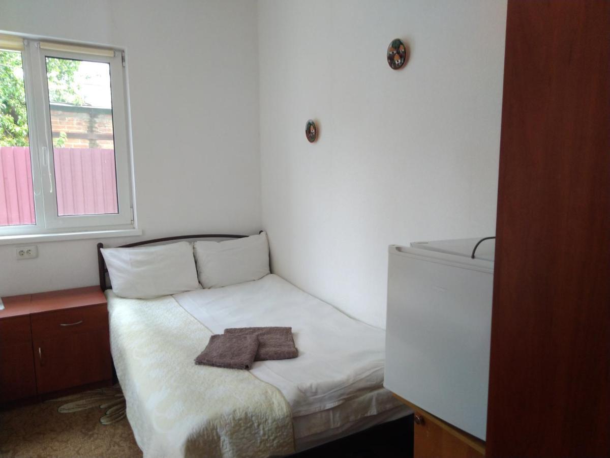 Kak V Gostinice Hadiach Exterior foto