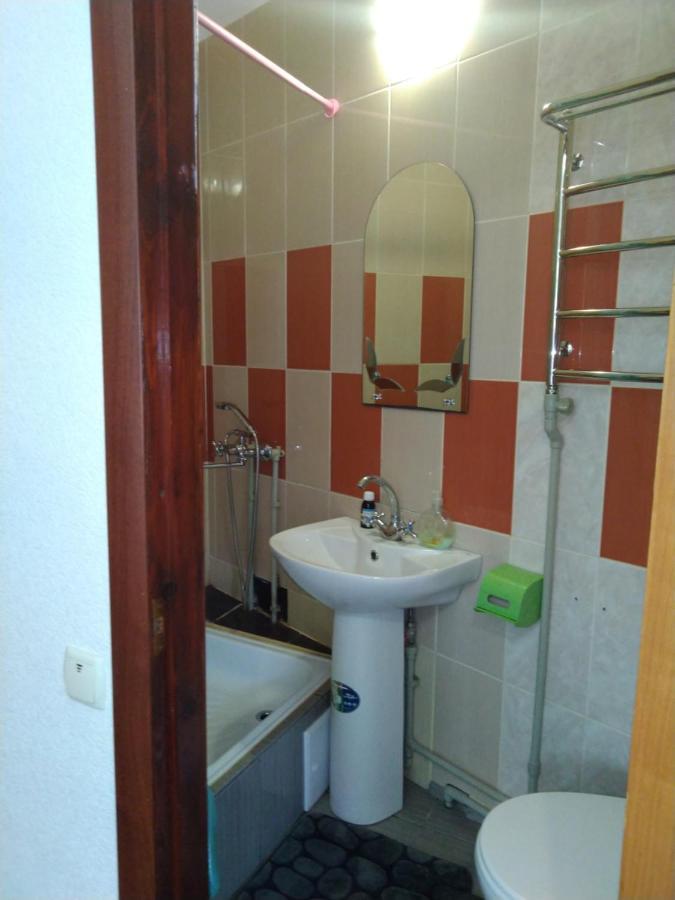 Kak V Gostinice Hadiach Exterior foto